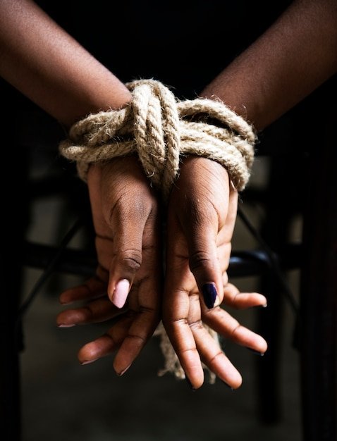 Prisión para hombre e hijo vinculados al secuestro de mujer en Santo Domingo Oeste