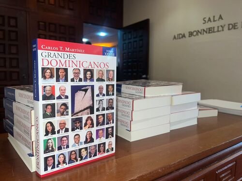 Emotivo acto marca la puesta en circulación del tomo XXVIII de “Grandes Dominicanos” de Carlos T. Martínez