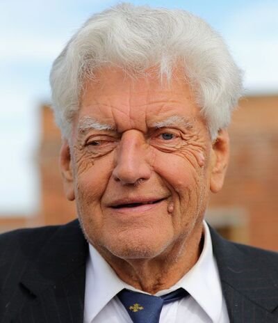 David Prowse: El actor que interpretó físicamente al mítico Darth Vader en Star Wars, pero nunca se vio ni se escuchó así mismo detrás de la máscara