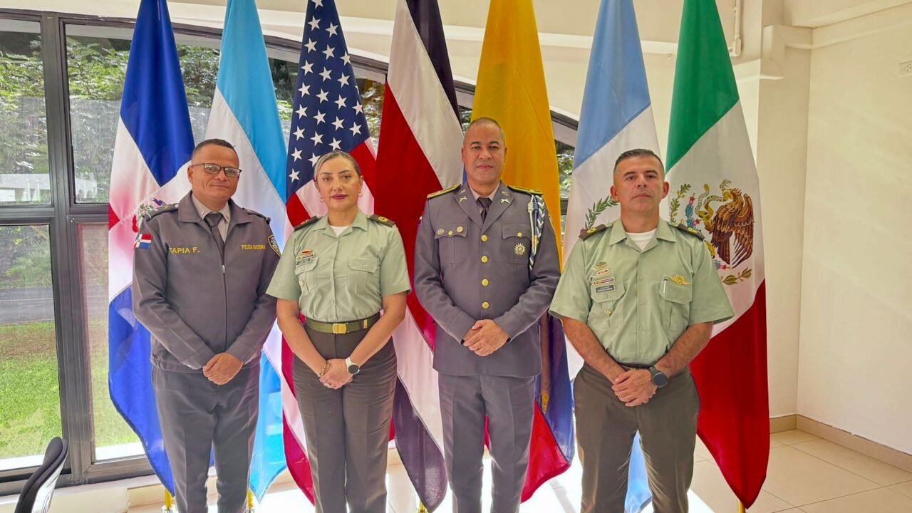 Policía Nacional participa en foro internacional sobre igualdad de género en la formación policial en Costa Rica