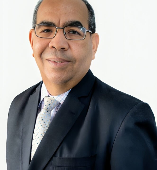 El Dr. Abinader y 60 años de la O&M (1)