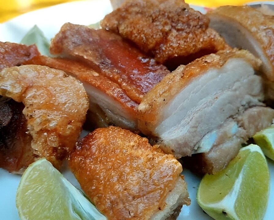 Chicharrón Dominicano: Historia, Sabor y Turismo de Una Pasión Nacional