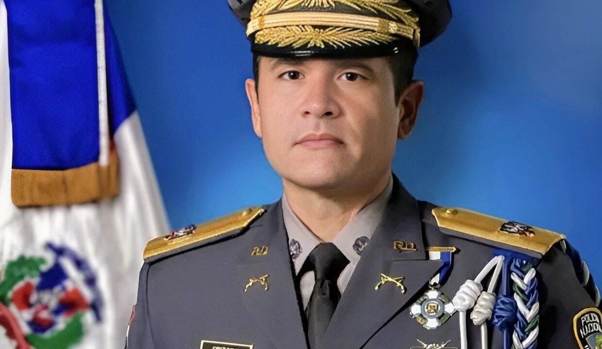 Poder Ejecutivo designa a Andrés Modesto Cruz Cruz como nuevo director de la Policía Nacional mediante decreto 111-26