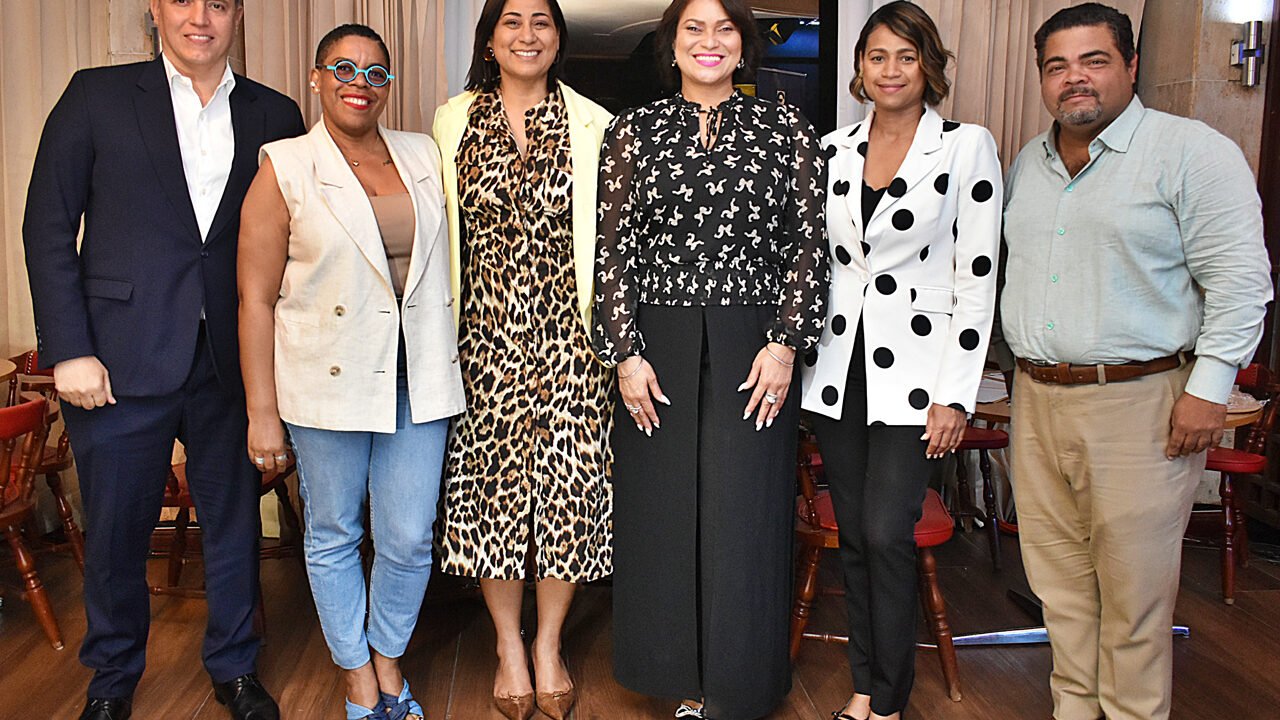 Encuentros Interactivos promueve el diálogo sobre credibilidad y profesionalismo en la comunicación en su Peña Interactiva