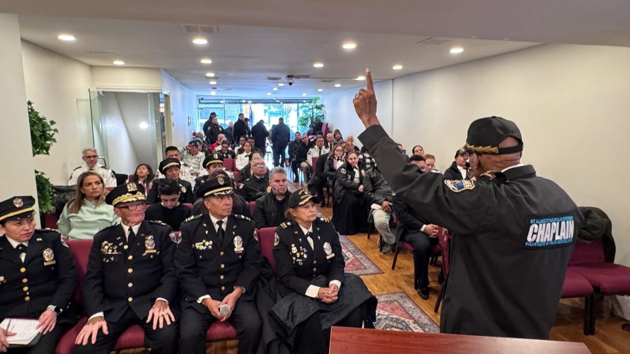 Chaplains Volunteers in Police Service (VIPS) Law Enforcement fortalece la formación de nuevos capellanes con exitoso curso de disciplina y cortesías militares en Nueva York
