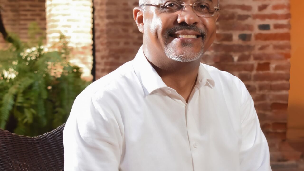 Inician campaña: Barahona Cuna del Larimar