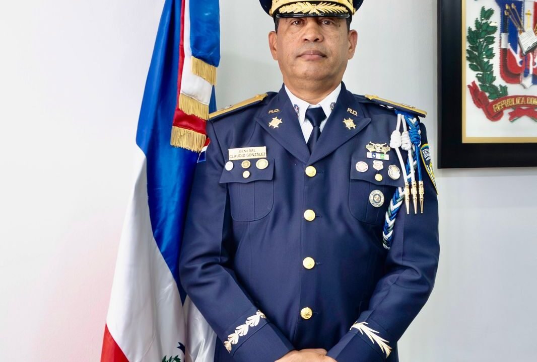 Cambio de mando en la Regional Este, PN: El general González Moquete asume la dirección