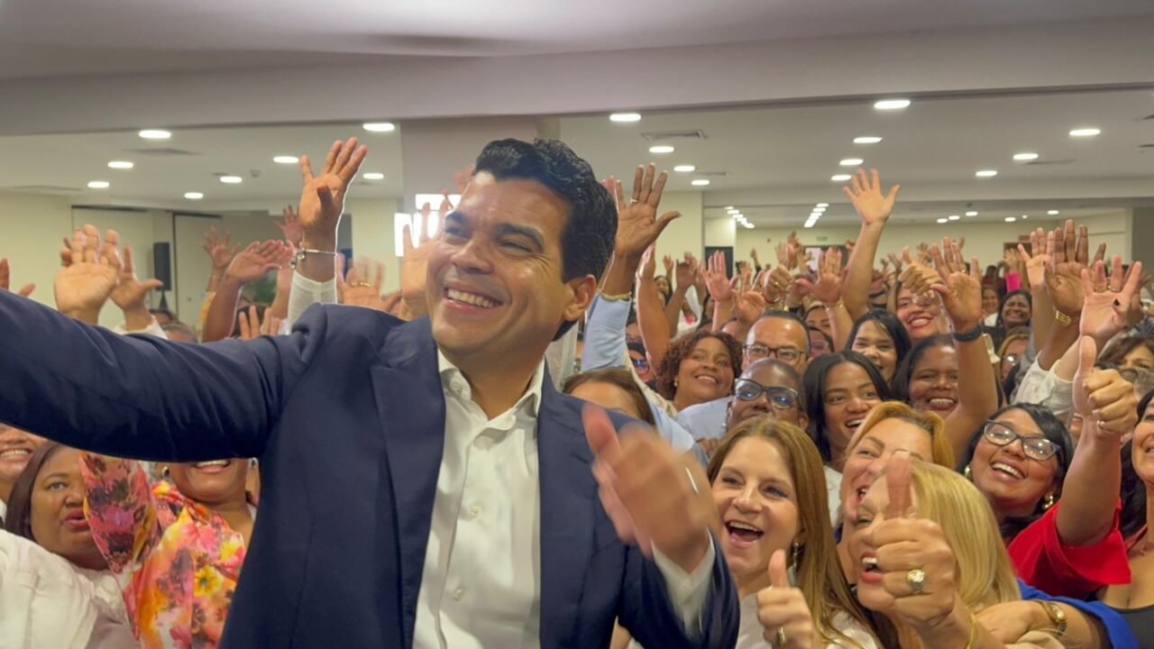 Wellington Arnaud agasaja a mujeres del PRM con motivo del Día Internacional de la Mujer