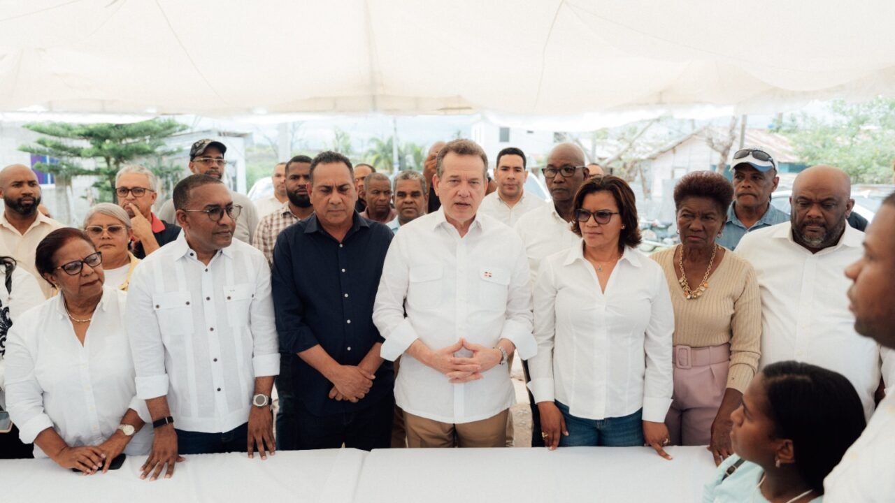 MIVHED inicia trabajos de rehabilitación de hábitat en Los Suizos, Monte Plata