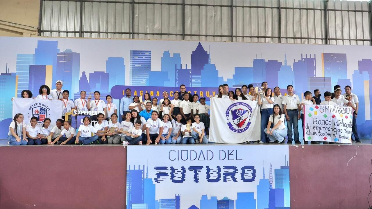 Ediciones Logos realiza exitosa Experiencia SmartTEAM 2026 “Ciudad del Futuro”