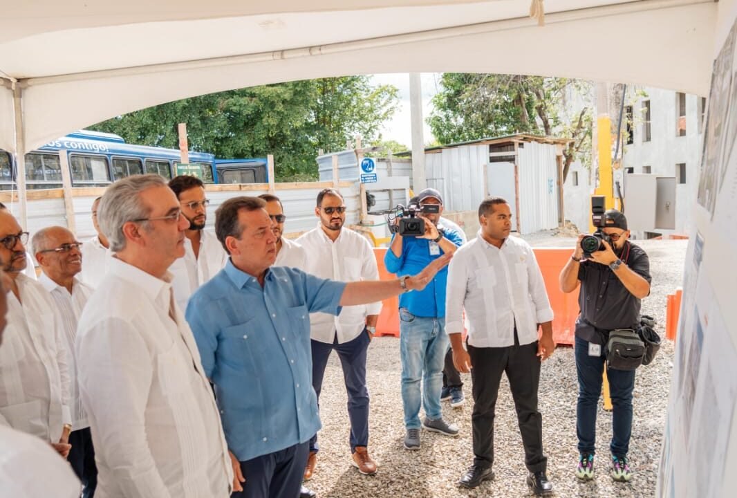 Ciudad Judicial de Santo Domingo Oeste presenta un 55% de avance; Presidente Abinader y ministro Bisonó supervisan trabajos