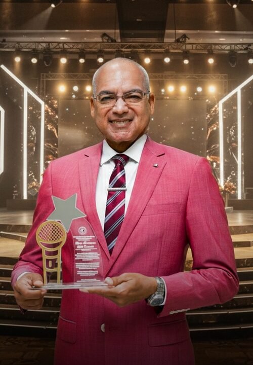 Periodista Tyrone Dotel recibe reconocimiento por su trayectoria, en segunda edición “Día Internacional de la Salsa RD”