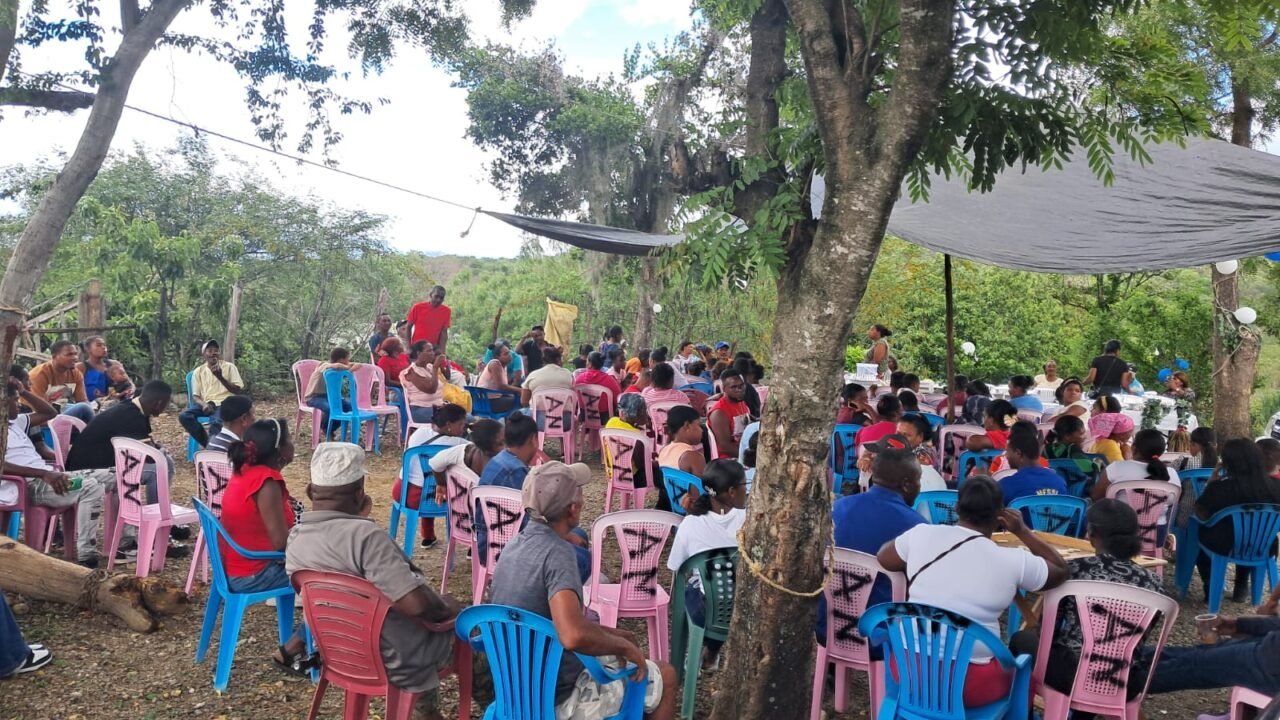 La Fundación Don Alfonso lleva esperanza y solidaridad al sector El Naranjo en Las Matas de Farfán, San Juan