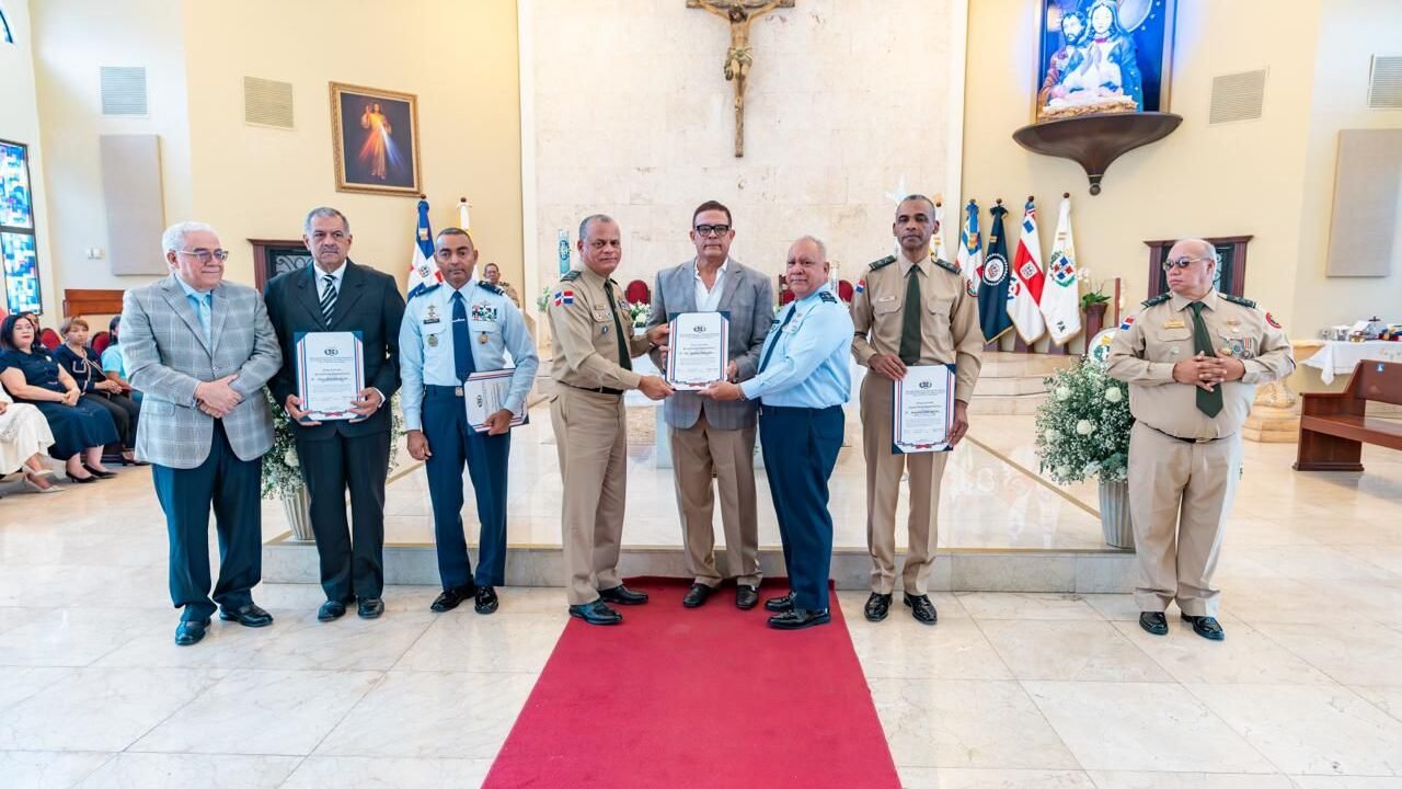 Ministerio de Defensa celebra 60 aniversario de las Escuelas Vocacionales de las FF.AA. y la P.N.