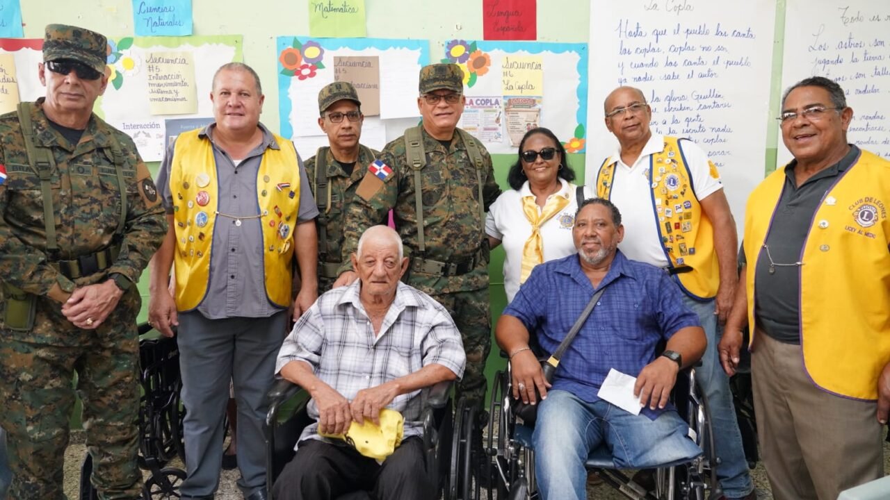 Ministerio de Defensa realiza gran operativo médico y acción cívica en Licey al Medio