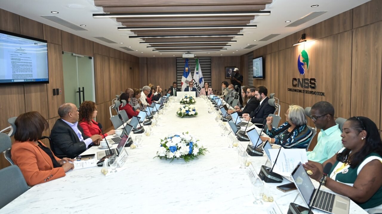 CNSS autoriza la distribución de más de RD$6,000 millones a favor de profesores con doble cotización
