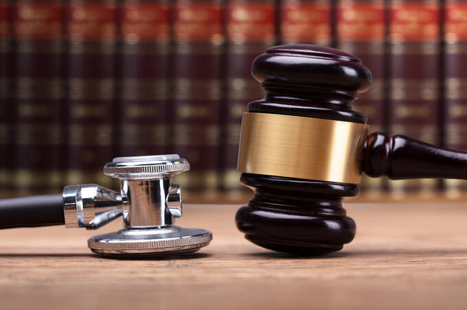Nuevo Código Penal contempla penas de hasta 20 años para casos de mala práctica médica contra menores