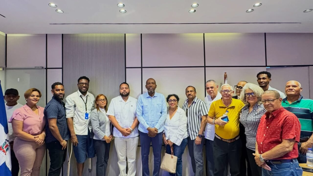 Juramentan presidente del Comité Organizador de las Fiestas Patronales Santa Rosa de Lima 2026
