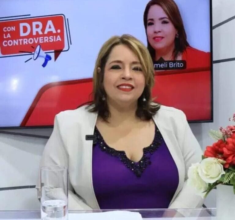 La Dra. Controversia celebra siete años de conexión, orientación emocional y compromiso social