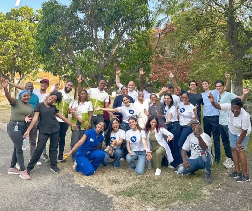 Donde muchos ven olvido, la Fundación Héroes de la Salud sigue sembrando esperanza en el Leprocomio de Nigua
