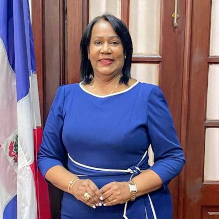 Xiomara Guante llega al INAIPI respaldada por una trayectoria de más de 40 años en educación