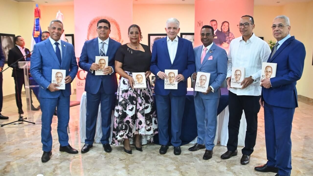 Mariano Abreu presenta su segunda obra “El Código de la Huella” ante destacadas personalidades del país