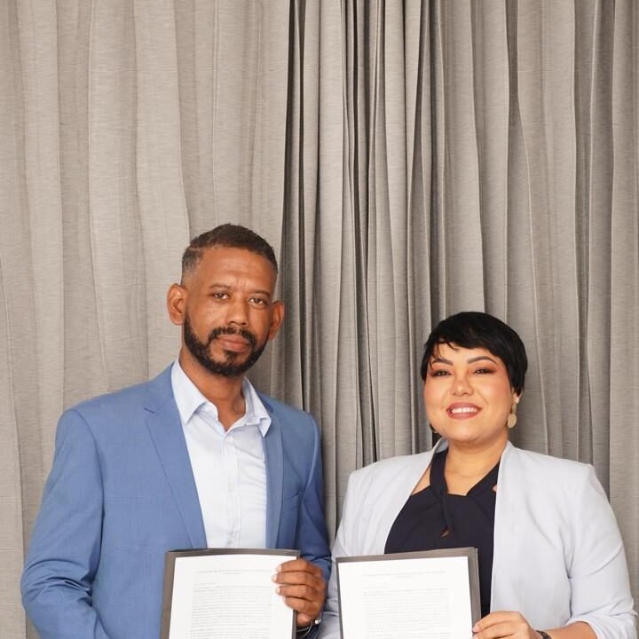 ADOCOC e IGLE360 firman alianza estratégica para impulsar la transformación digital de las iglesias en República Dominicana