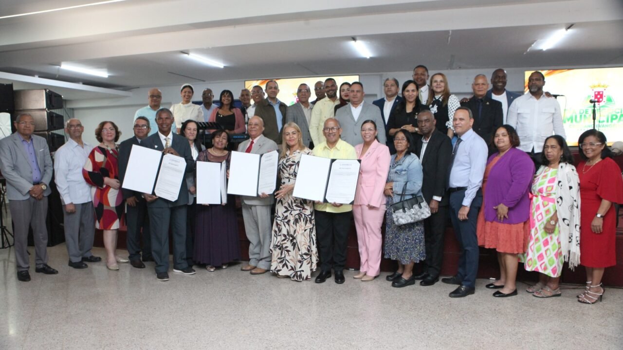 Santiago celebra sexta edición del Día de Regocijo Municipal Cristiano con reconocimientos a líderes e iglesia evangélica